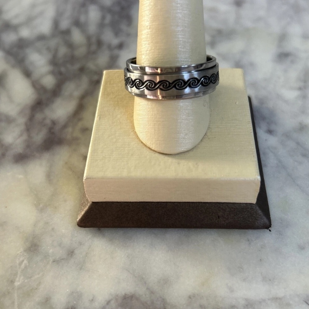 Silver Wave Pattern Ring - image 2